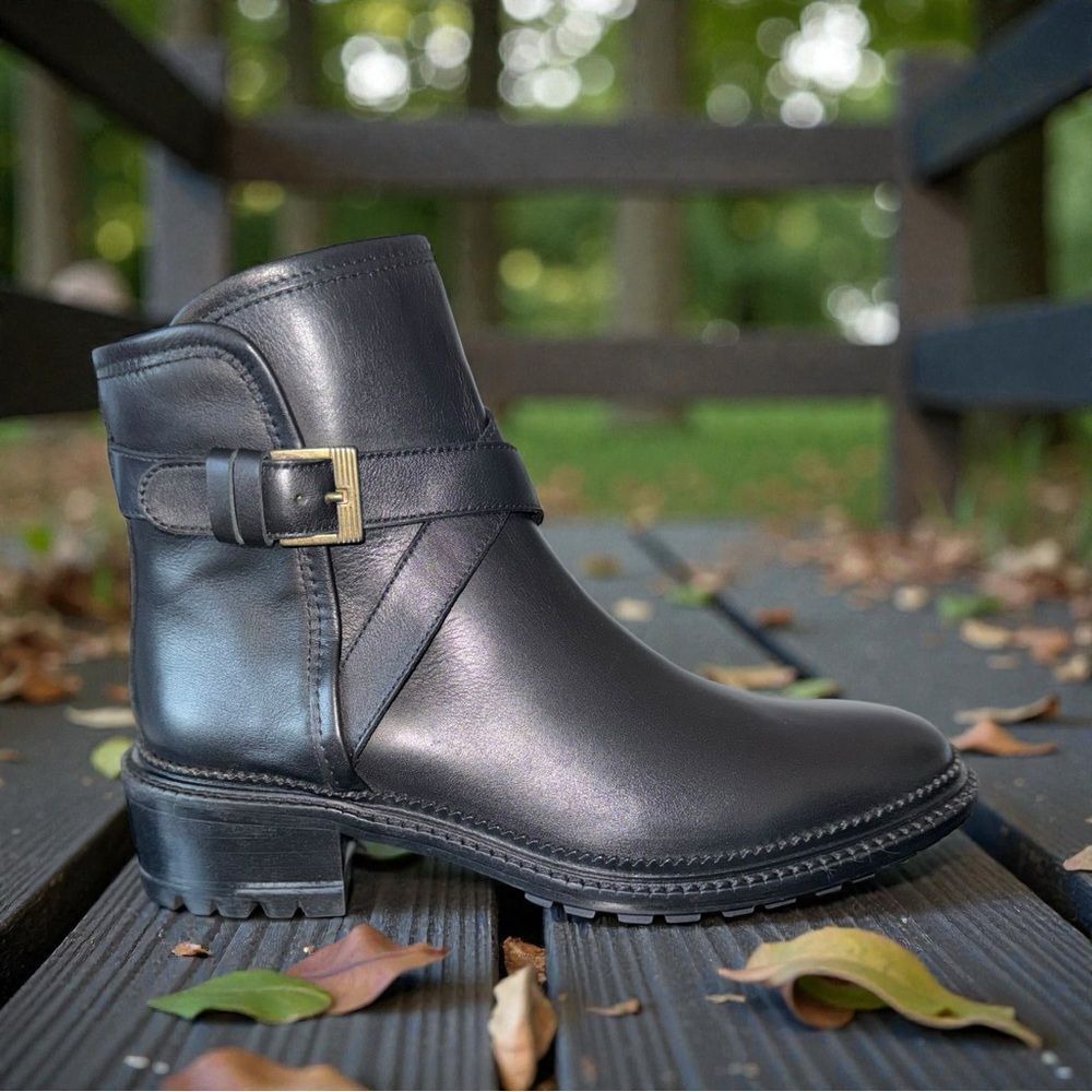 New In Box Aquatalia Oreena Boots Waterproof Leather Ankle Booties With Dustbag